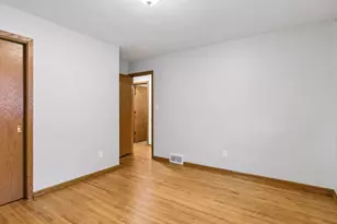 2637 5th Ave E, North Saint Paul, MN 55109 - Photo 15