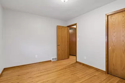 2637 5th Avenue E, North Saint Paul, MN 55109 - Photo 17