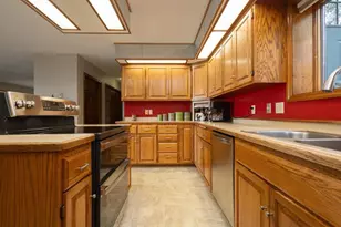 38276 N Eagle Lake Rd, Battle Lake, MN 56515 - Photo 11