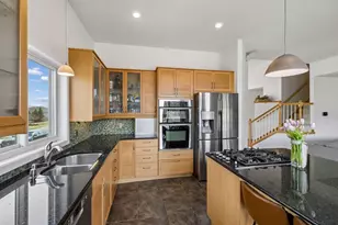 2378 Manuela Dr, Chaska, MN 55318 - Photo 13