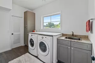 305 1st St NE, Morristown, MN 55052 - Photo 19