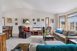 355 Parkview Ln S, Maplewood, MN 55119 - Photo 3