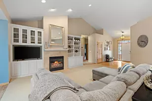 7360 Peltier Cir, Centerville, MN 55038 - Photo 9