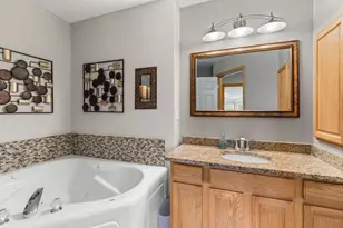 2177 Eagle Trace Ln, Woodbury, MN 55129 - Photo 31