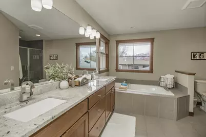 10495 Niblick Lane, Eden Prairie, MN 55347 - Photo 23