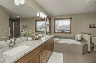 10495 Niblick Ln, Eden Prairie, MN 55347 - Photo 23
