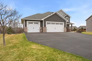 12822 Breckenridge Ln, Rogers, MN 55374 - Photo 3