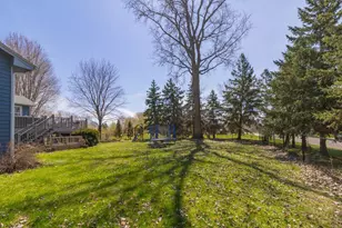 1252 Otter Ridge Rd, White Bear Lake, MN 55110 - Photo 35