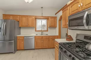 1252 Otter Ridge Rd, White Bear Lake, MN 55110 - Photo 7