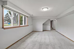 1933 Davis Ct, Shakopee, MN 55379 - Photo 33