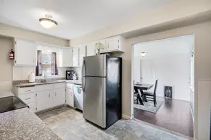 5301 Edgewood Ave N, Crystal, MN 55428 - Photo 9