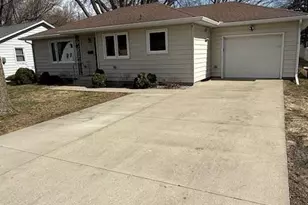 901 5th St SW, Waseca, MN 56093 - Photo 3