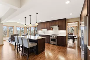 16048 Baywood Ln, Eden Prairie, MN 55346 - Photo 11