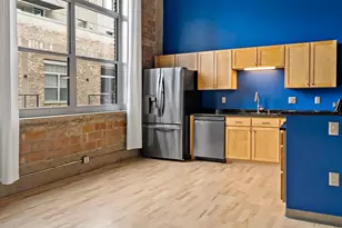 521 S 7th St, Minneapolis, MN 55415 - Photo 3