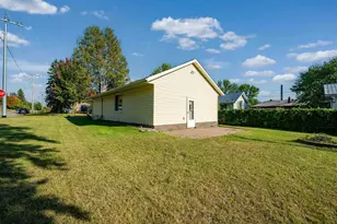 523 NW 6th Ave, Grand Rapids, MN 55744 - Photo 17