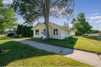 523 NW 6th Avenue, Grand Rapids, MN 55744 - Photo 1