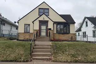 982 Geranium Ave E, Saint Paul, MN 55106 - Photo 1