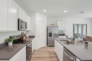 2141 Blf Hts Dr, Shakopee, MN 55379 - Photo 5