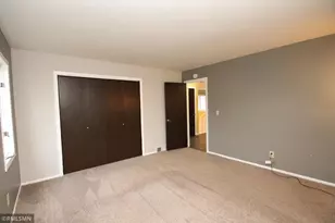 5352 W Hidden Valley Dr, Savage, MN 55378 - Photo 9