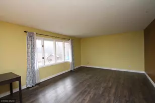 5352 W Hidden Valley Dr, Savage, MN 55378 - Photo 3