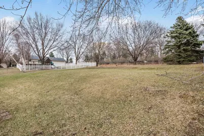 9240 Chesshire Lane N, Maple Grove, MN 55369 - Photo 33