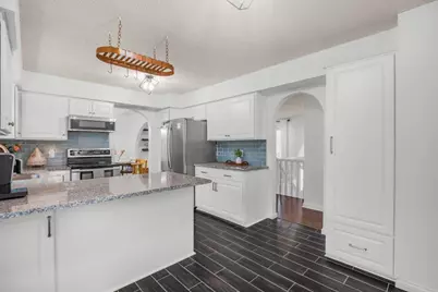 9240 Chesshire Lane N, Maple Grove, MN 55369 - Photo 11