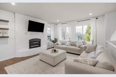 9240 Chesshire Lane N, Maple Grove, MN 55369 - Photo 7