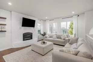 9240 Chesshire Ln N, Maple Grove, MN 55369 - Photo 7