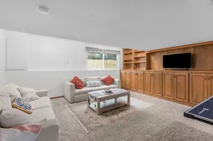 9240 Chesshire Ln N, Maple Grove, MN 55369 - Photo 25