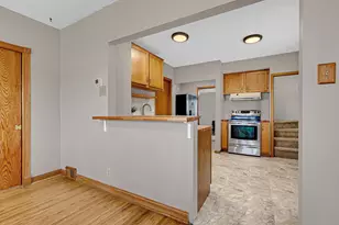 1115 Litchfield Ave SW, Willmar, MN 56201 - Photo 9