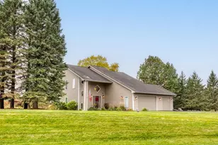 9820 Deerbrook Dr, Chanhassen, MN 55317 - Photo 11