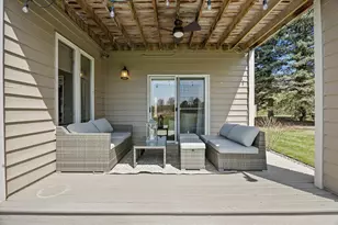 9820 Deerbrook Dr, Chanhassen, MN 55317 - Photo 15