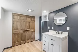 3911 Upton Ave N, Minneapolis, MN 55412 - Photo 39