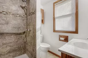 945 Front Ave, Saint Paul, MN 55103 - Photo 19