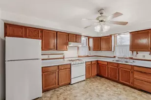 945 Front Ave, Saint Paul, MN 55103 - Photo 7