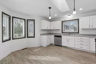 15125 Southwind Dr, Burnsville, MN 55306 - Photo 13