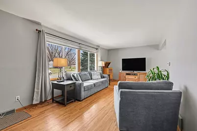 1960 Lakeaires Boulevard, White Bear Lake, MN 55110 - Photo 3