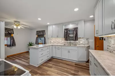 808 Webster Street, Fairmont, MN 56031 - Photo 7