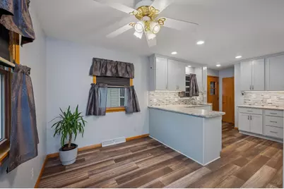 808 Webster Street, Fairmont, MN 56031 - Photo 5