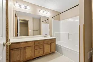 7580 Lower 11th St N, Oakdale, MN 55128 - Photo 23