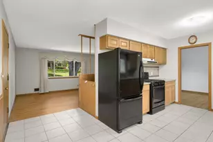 70 Kingsview Ln N, Plymouth, MN 55447 - Photo 11