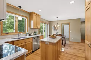 2222 Parkview Ln, Woodbury, MN 55125 - Photo 3
