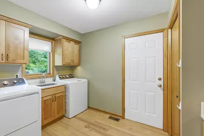 2222 Parkview Lane, Woodbury, MN 55125 - Photo 7