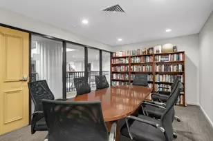 110 Bank St SE, Minneapolis, MN 55414 - Photo 31