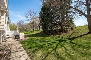 8433 Kimball Dr, Eden Prairie, MN 55347 - Photo 3
