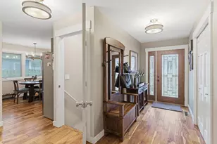 7361 Hunters Run, Eden Prairie, MN 55346 - Photo 3