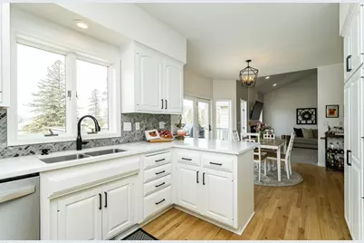 2945 Stonegate Court SW, Rochester, MN 55902 - Photo 21