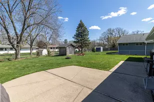 10037 Girard Ave S, Bloomington, MN 55431 - Photo 15