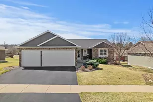 334 Kamloops Pl, River Falls, WI 54022 - Photo 5