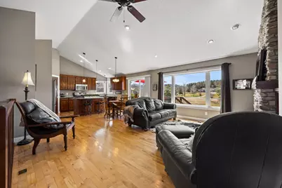 334 Kamloops Place, River Falls, WI 54022 - Photo 13